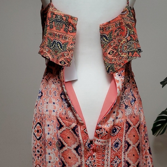 ❌SOLD❌ NWT Guess Spaghetti Strap Dress Size 6 - Picture 6 of 9